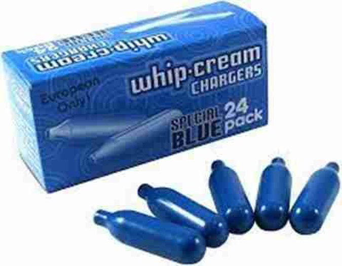 Picture of Special Blue 24ct Cream ChargerB4F1